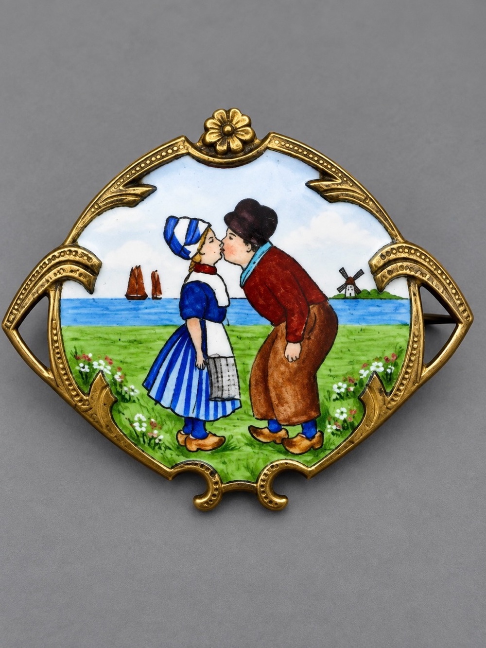 Vintage Enamel Dutch Kissers brooch #cz316